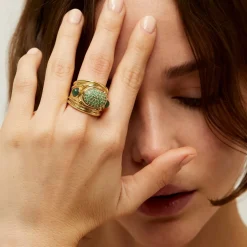 Bague Simone dorée - Émeraude - Capsule Les Précieux